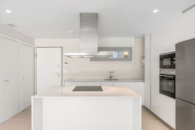 2 Zimmer Apartment zu verkaufen in Río Real, Marbella mit Pool Garage - 685.000 € (Ref: 10128595)