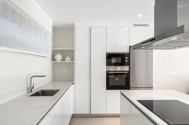 2 Zimmer Apartment zu verkaufen in Río Real, Marbella mit Pool Garage - 685.000 € (Ref: 10128595)