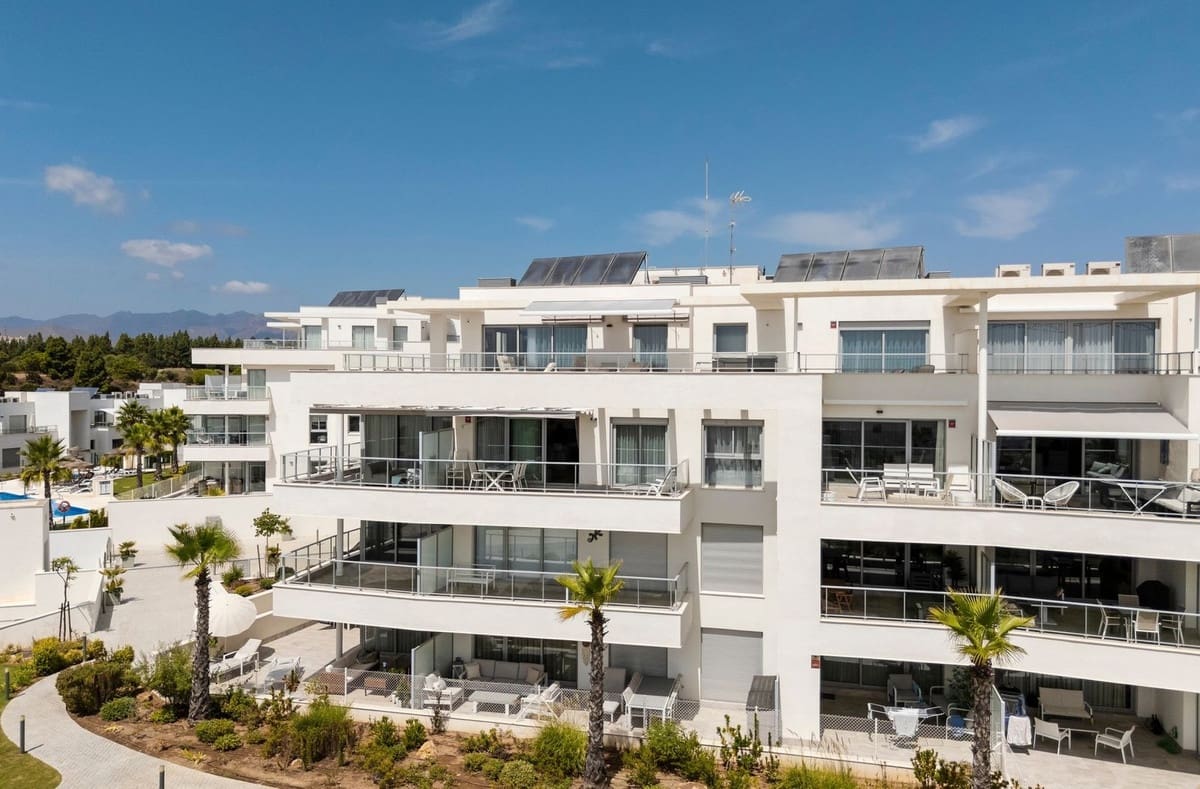 Apartamento de 3 habitaciones en Las Lagunas de Mijas en venta con piscina garaje - 1.170.000 € (Ref: 10128596)