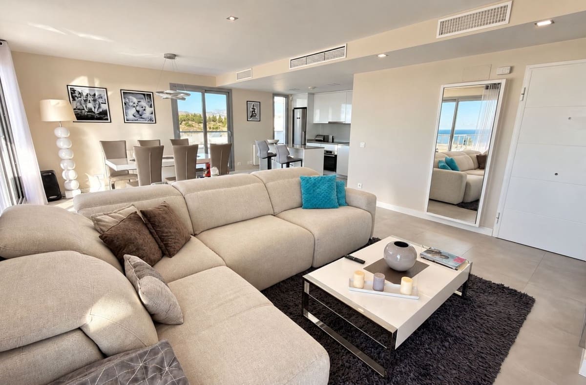 Apartamento de 3 habitaciones en Las Lagunas de Mijas en venta con piscina garaje - 1.170.000 € (Ref: 10128596)