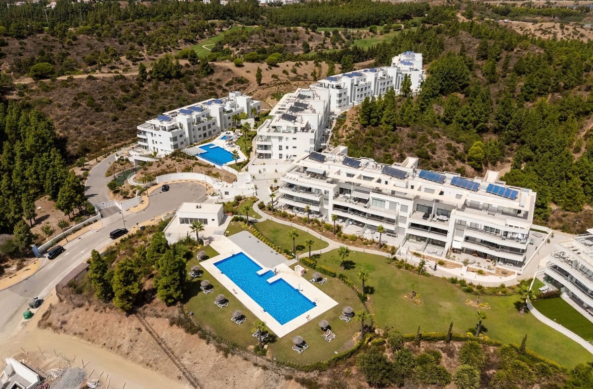 Apartamento de 3 habitaciones en Las Lagunas de Mijas en venta con piscina garaje - 1.170.000 € (Ref: 10128596)