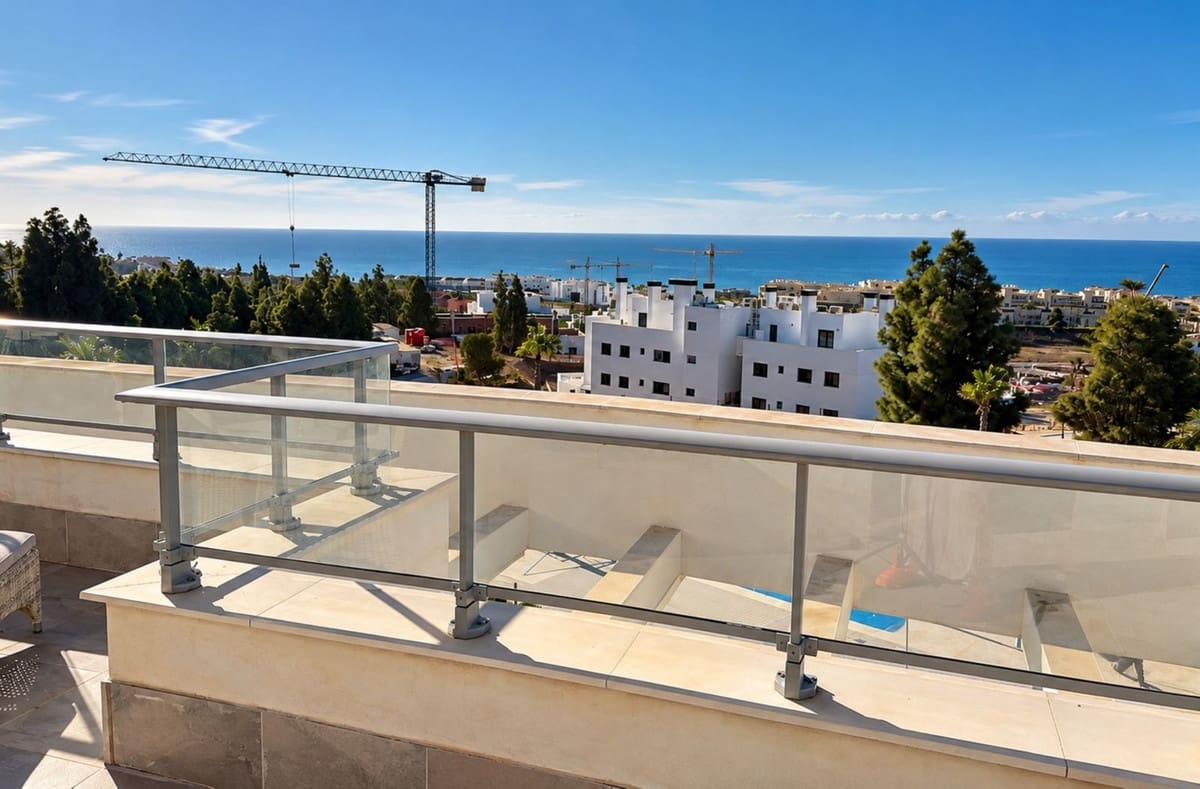 Apartamento de 3 habitaciones en Las Lagunas de Mijas en venta con piscina garaje - 1.170.000 € (Ref: 10128596)