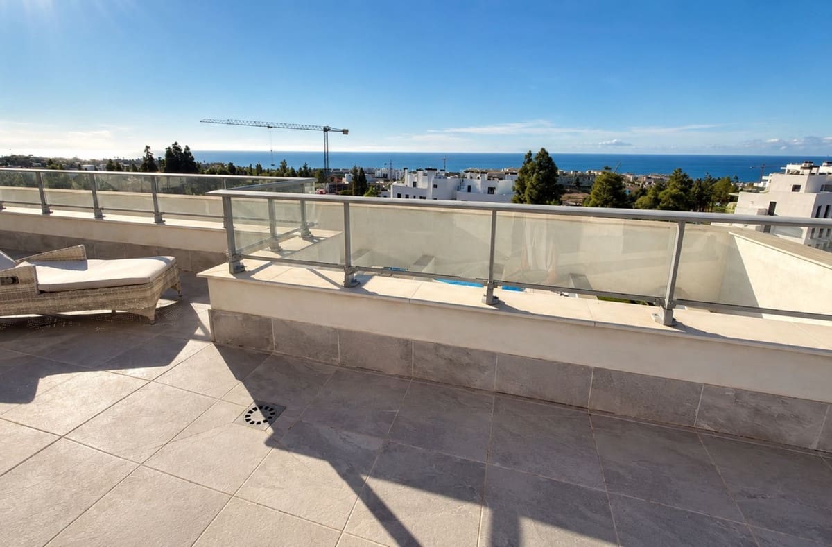 Apartamento de 3 habitaciones en Las Lagunas de Mijas en venta con piscina garaje - 1.170.000 € (Ref: 10128596)