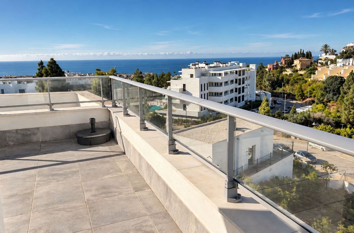 Apartamento de 3 habitaciones en Las Lagunas de Mijas en venta con piscina garaje - 1.170.000 € (Ref: 10128596)