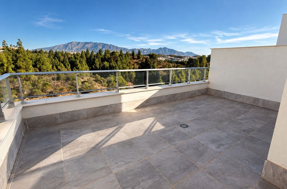 Apartamento de 3 habitaciones en Las Lagunas de Mijas en venta con piscina garaje - 1.170.000 € (Ref: 10128596)
