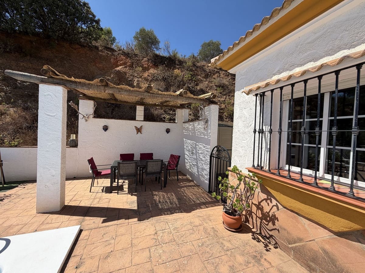 3 sovrum Villa till salu i Colmenar med pool garage - 329 000 € (Ref: 10128604)