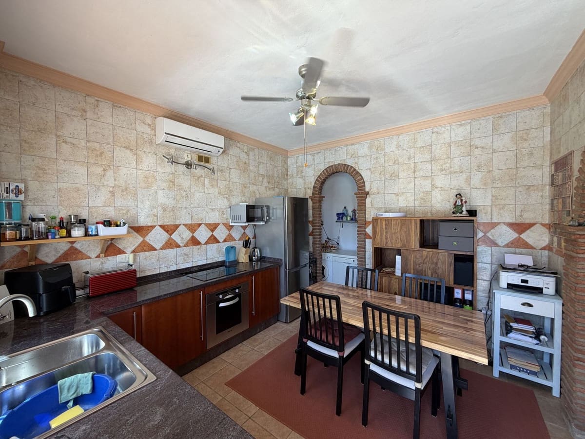 3 sovrum Villa till salu i Colmenar med pool garage - 329 000 € (Ref: 10128604)
