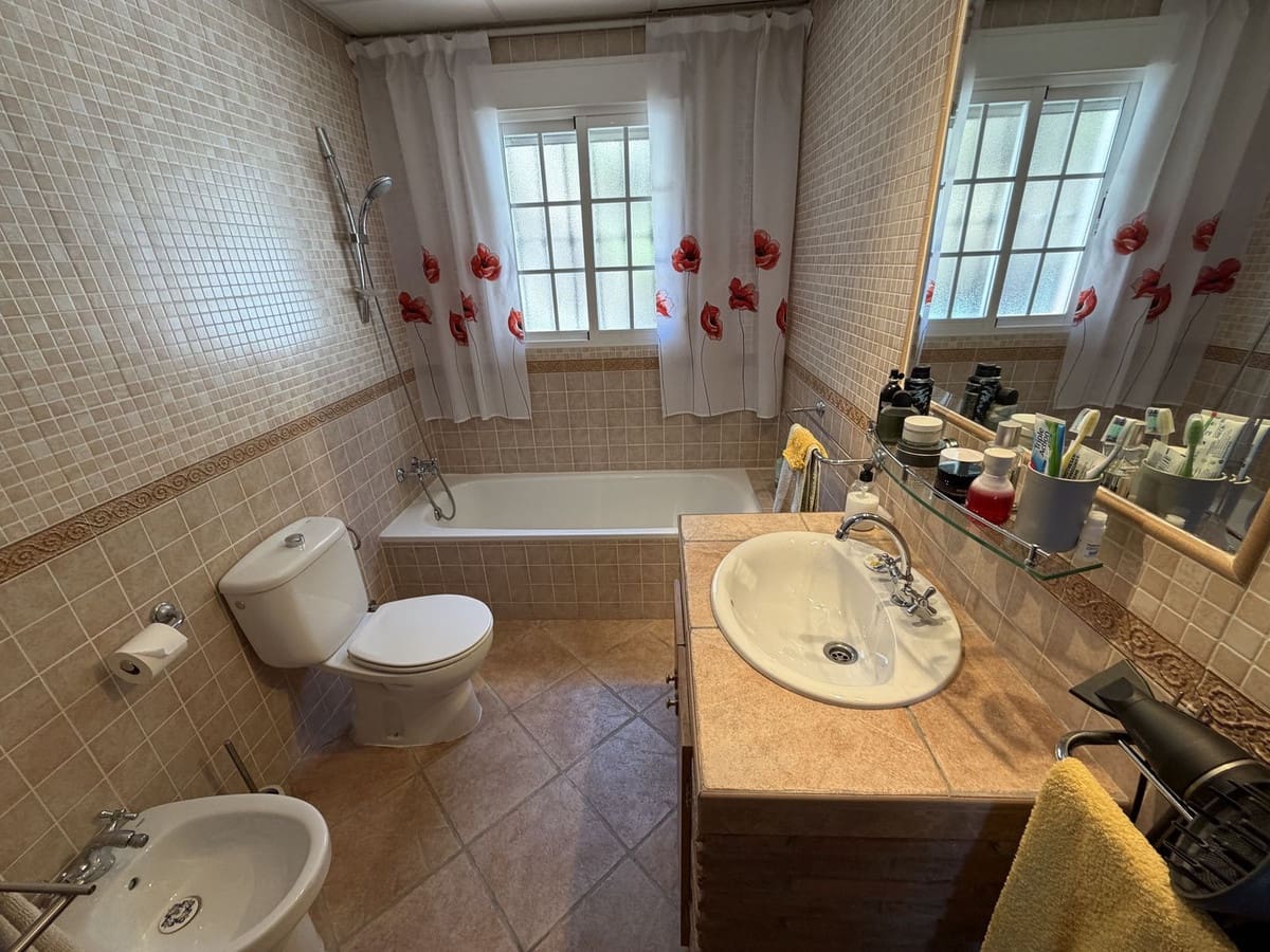 3 sovrum Villa till salu i Colmenar med pool garage - 329 000 € (Ref: 10128604)