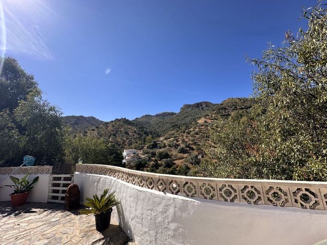 6 soveværelse Finca/Landehus til salg i Comares - € 300.000 (Ref: 10128605)
