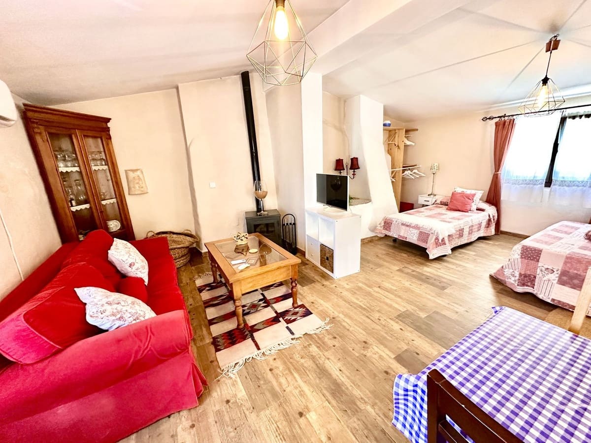 Finca/Casa Rural de 6 habitaciones en Comares en venta - 300.000 € (Ref: 10128605)