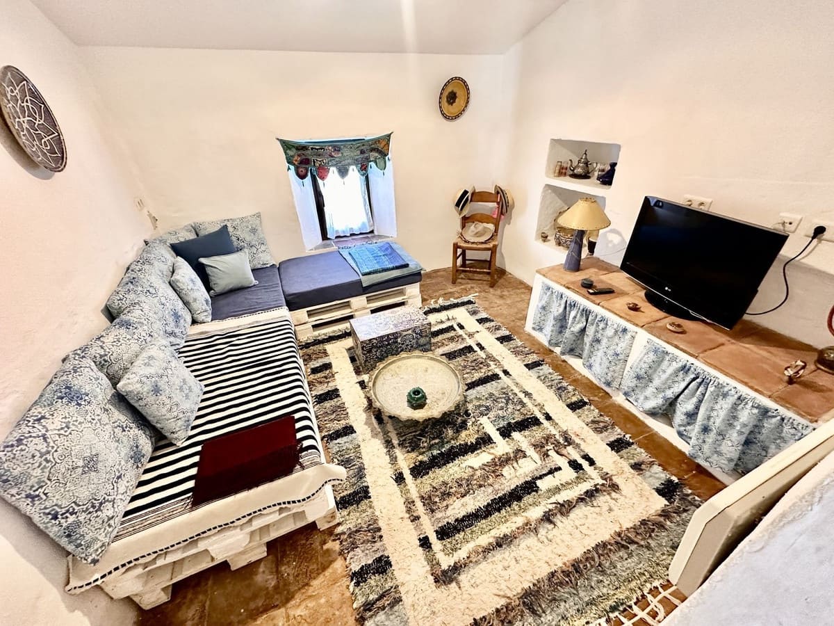 Finca/Casa Rural de 6 habitaciones en Comares en venta - 300.000 € (Ref: 10128605)