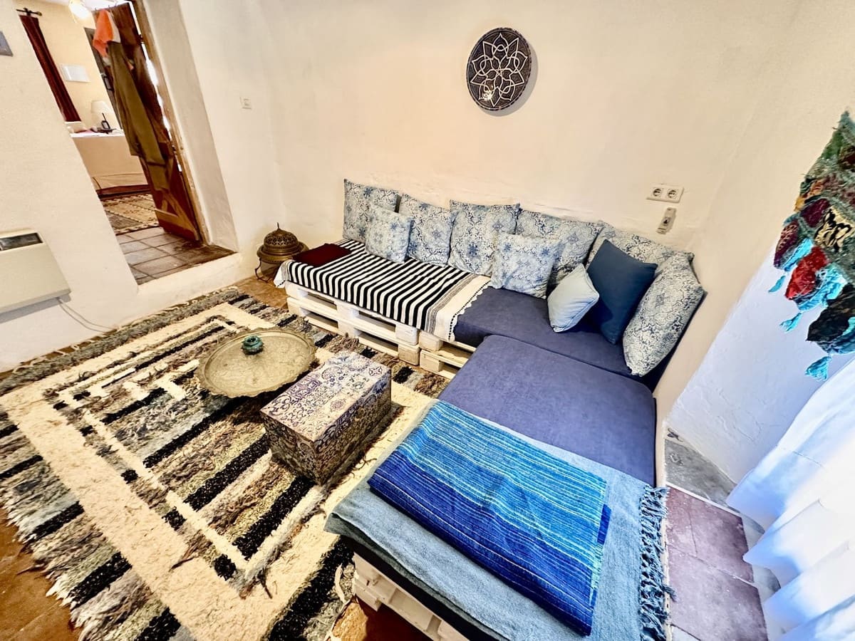 Finca/Casa Rural de 6 habitaciones en Comares en venta - 300.000 € (Ref: 10128605)