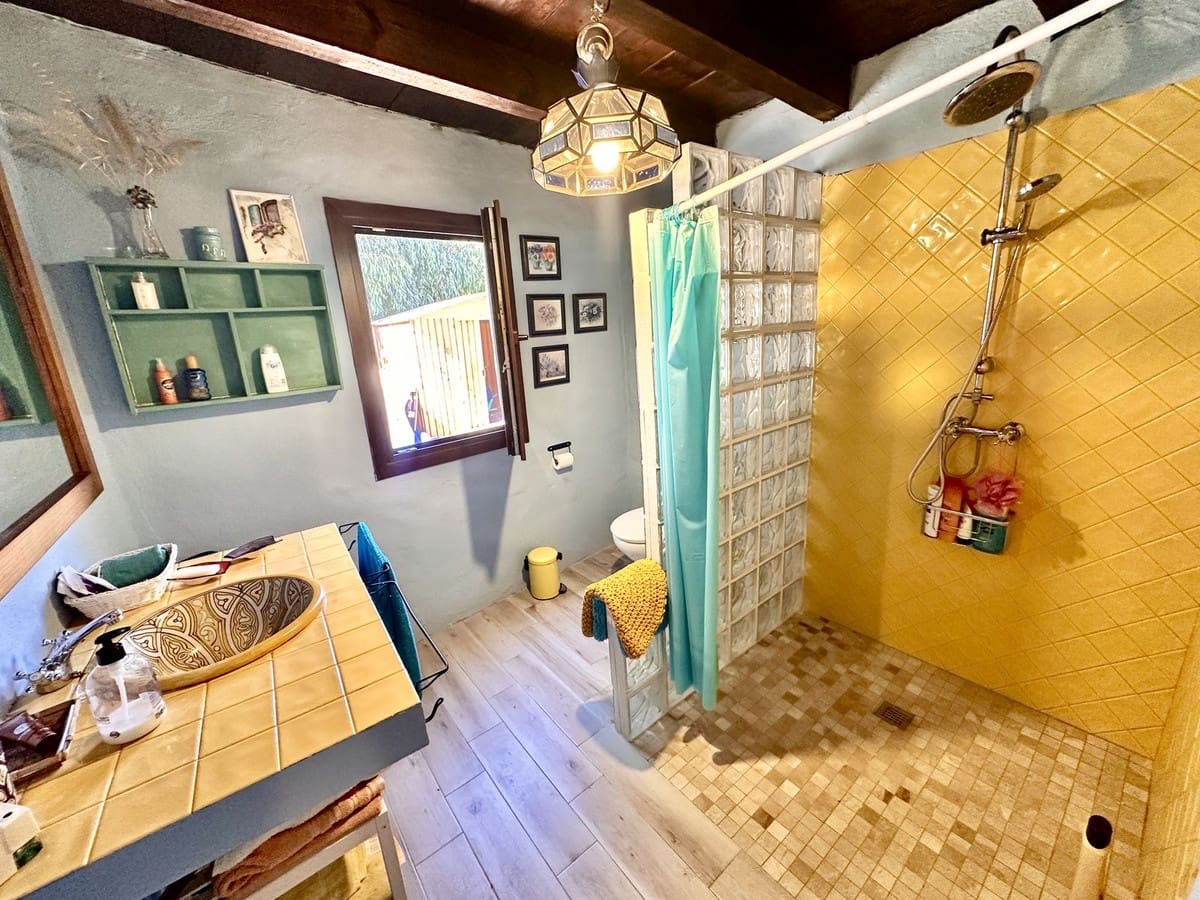 Finca/Casa Rural de 6 habitaciones en Comares en venta - 300.000 € (Ref: 10128605)