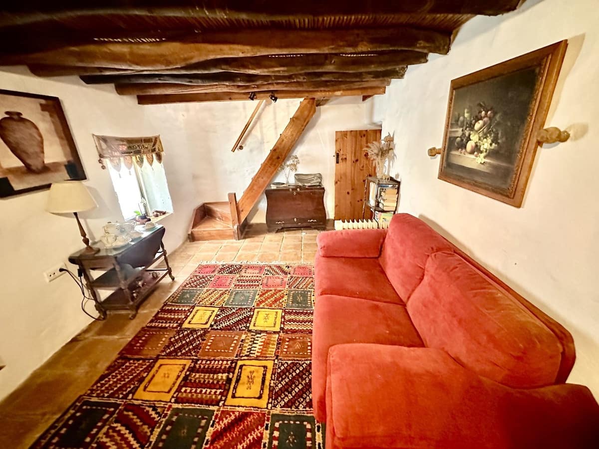 Finca/Casa Rural de 6 habitaciones en Comares en venta - 300.000 € (Ref: 10128605)