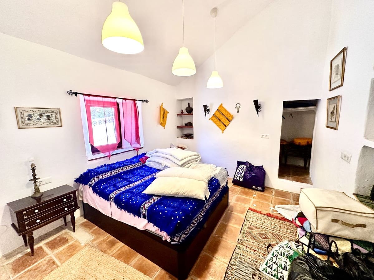 Finca/Casa Rural de 6 habitaciones en Comares en venta - 300.000 € (Ref: 10128605)