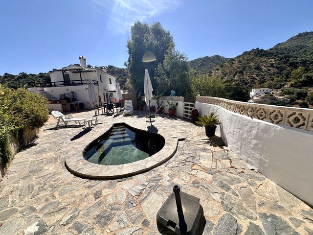 6 soveværelse Finca/Landehus til salg i Comares - € 300.000 (Ref: 10128605)