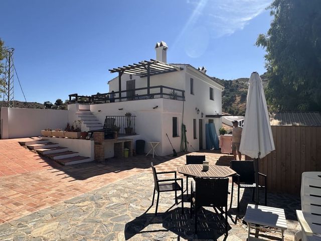 6 soveværelse Finca/Landehus til salg i Comares - € 300.000 (Ref: 10128605)
