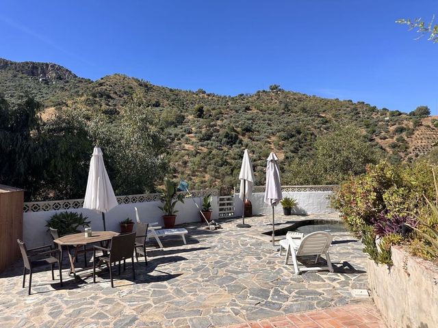6 soveværelse Finca/Landehus til salg i Comares - € 300.000 (Ref: 10128605)