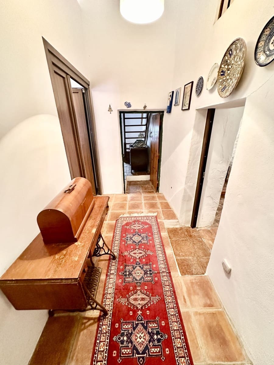 Finca/Casa Rural de 6 habitaciones en Comares en venta - 300.000 € (Ref: 10128605)