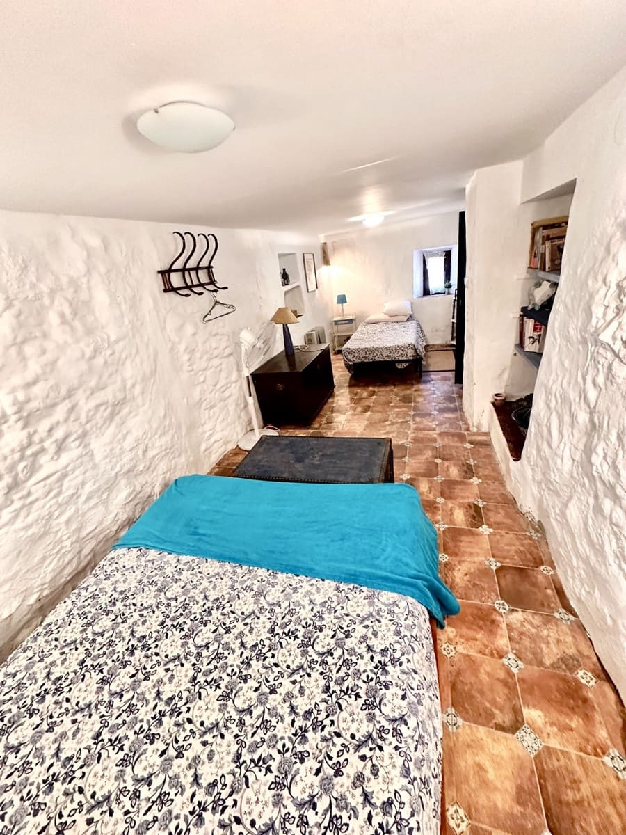 Finca/Casa Rural de 6 habitaciones en Comares en venta - 300.000 € (Ref: 10128605)