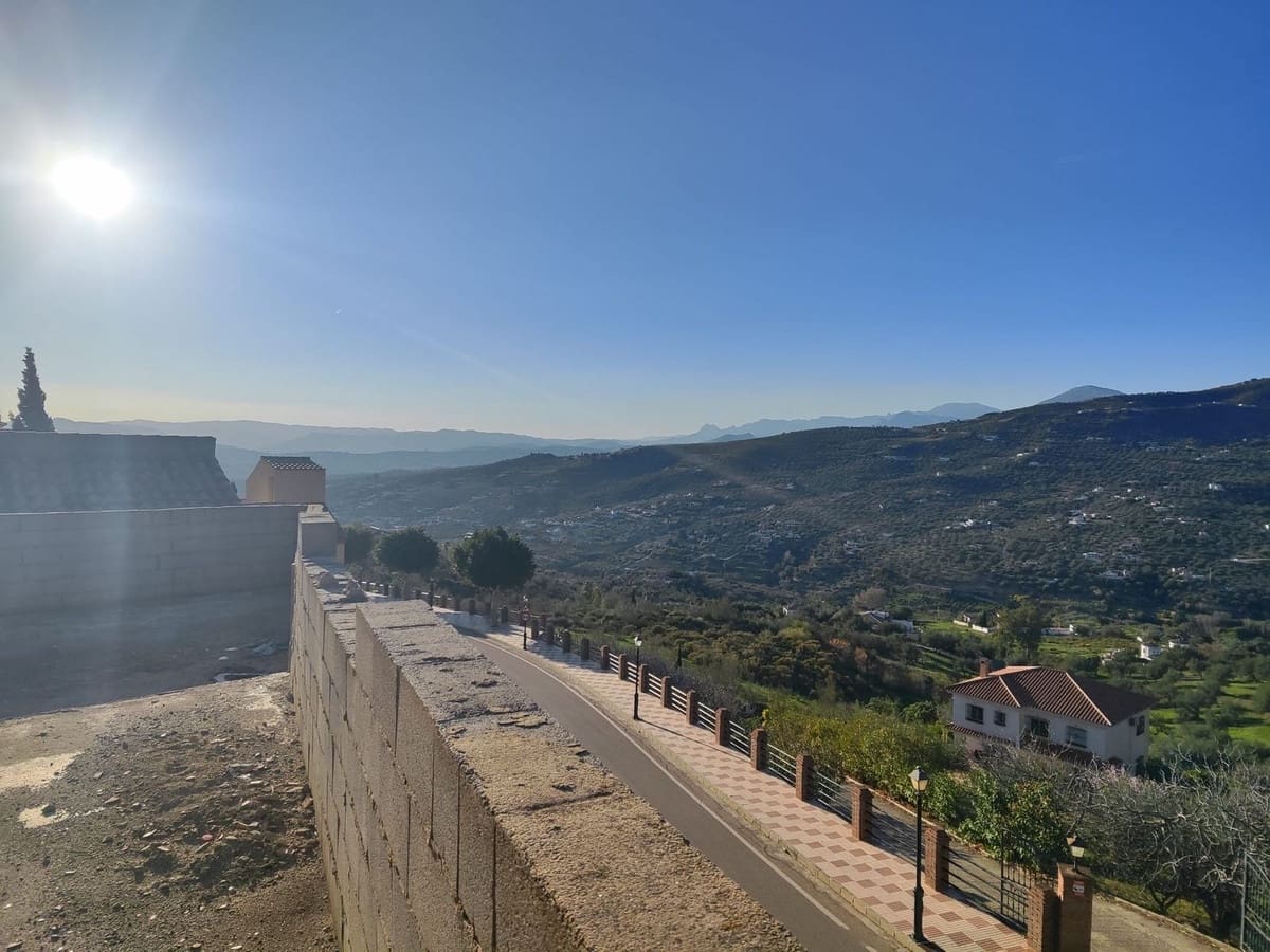 3 Zimmer Villa zu verkaufen in Alcaucin mit Pool Garage - 4.100.000 € (Ref: 10128609)