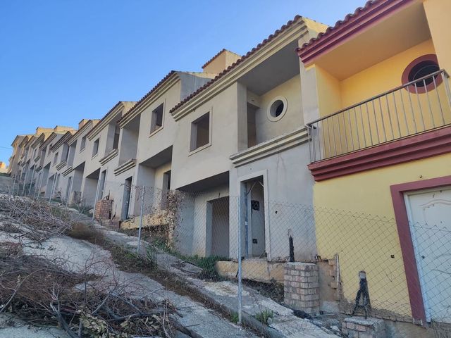 3 Zimmer Villa zu verkaufen in Alcaucín mit Pool Garage - 4.100.000 € (Ref: 10128609)