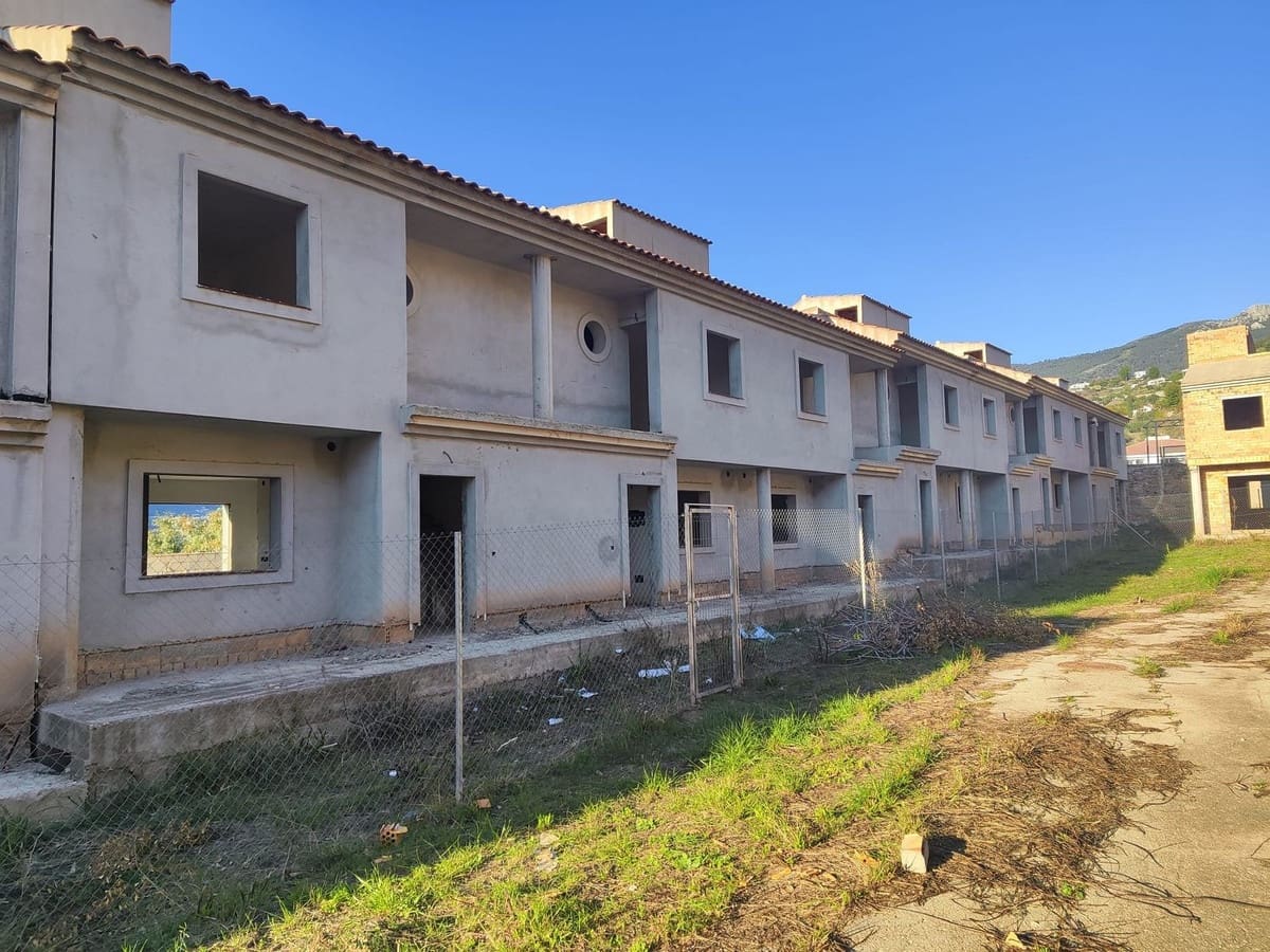 3 Zimmer Villa zu verkaufen in Alcaucin mit Pool Garage - 4.100.000 € (Ref: 10128609)