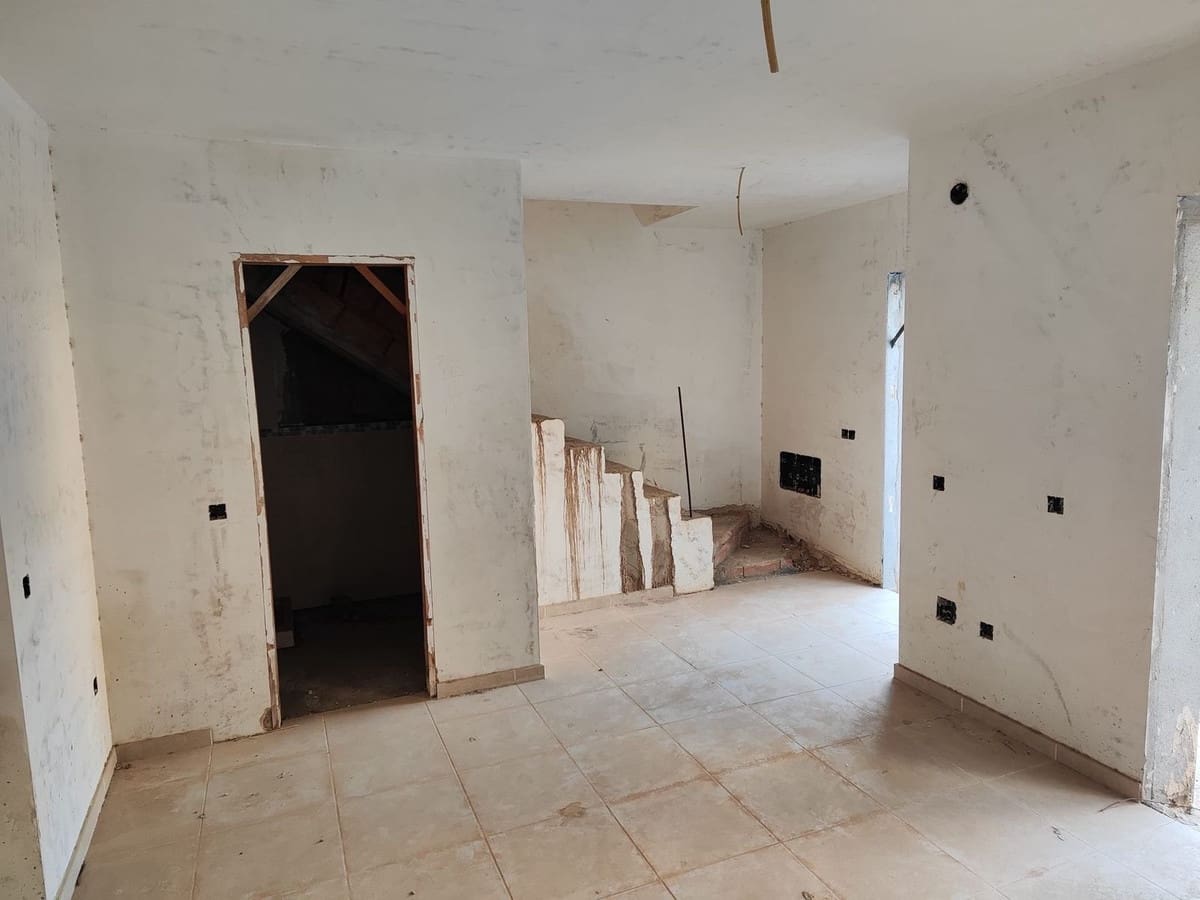 3 Zimmer Villa zu verkaufen in Alcaucin mit Pool Garage - 4.100.000 € (Ref: 10128609)