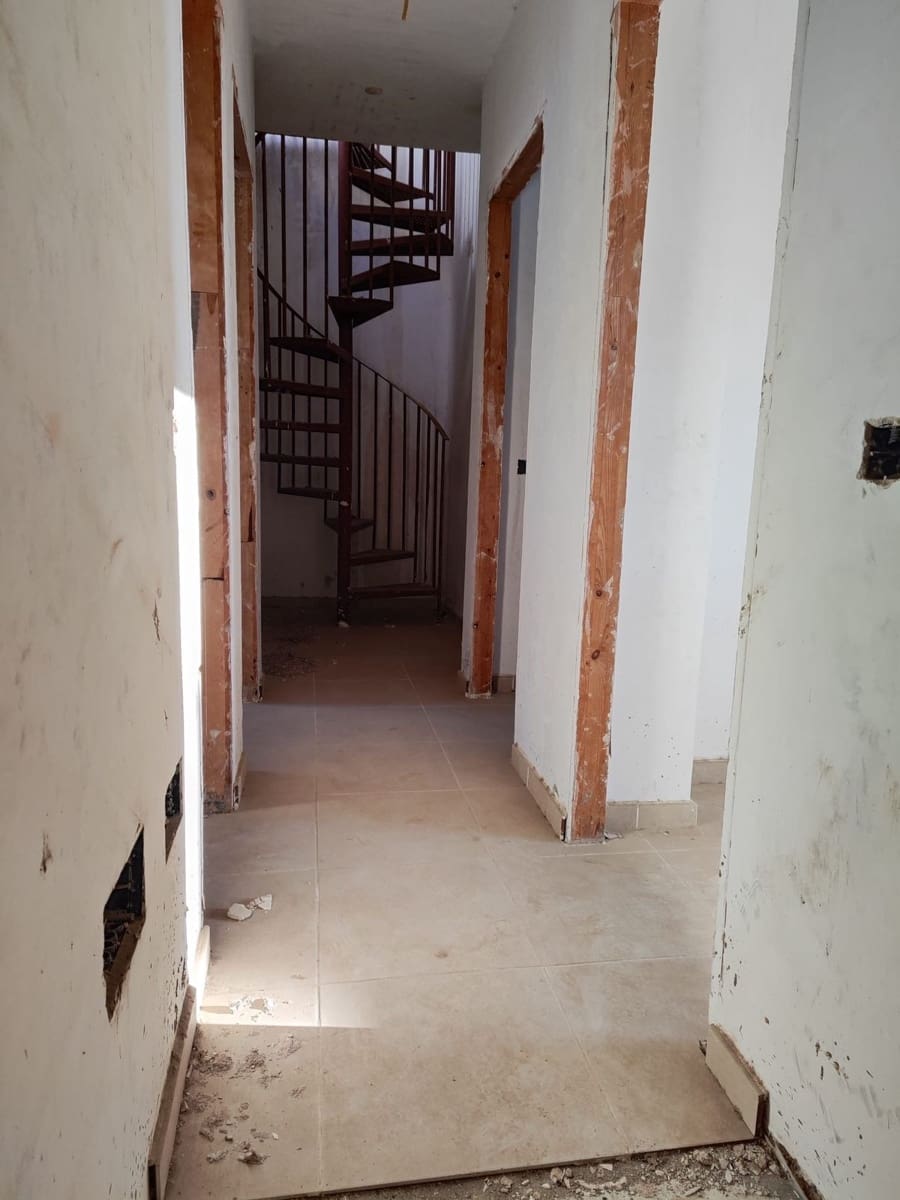 3 Zimmer Villa zu verkaufen in Alcaucin mit Pool Garage - 4.100.000 € (Ref: 10128609)