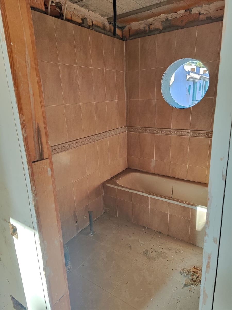 3 Zimmer Villa zu verkaufen in Alcaucin mit Pool Garage - 4.100.000 € (Ref: 10128609)