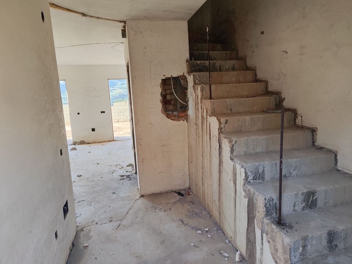 3 Zimmer Villa zu verkaufen in Alcaucin mit Pool Garage - 4.100.000 € (Ref: 10128609)