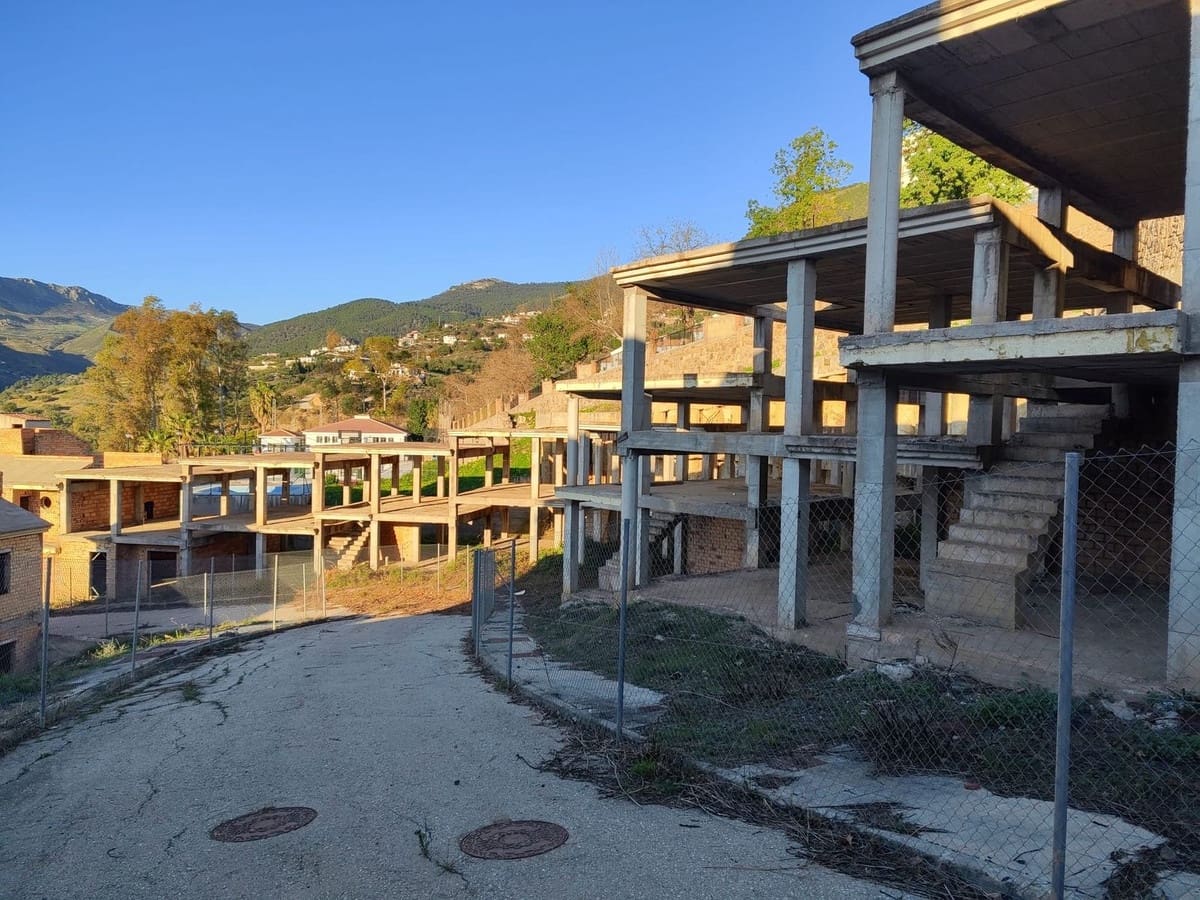 3 Zimmer Villa zu verkaufen in Alcaucin mit Pool Garage - 4.100.000 € (Ref: 10128609)