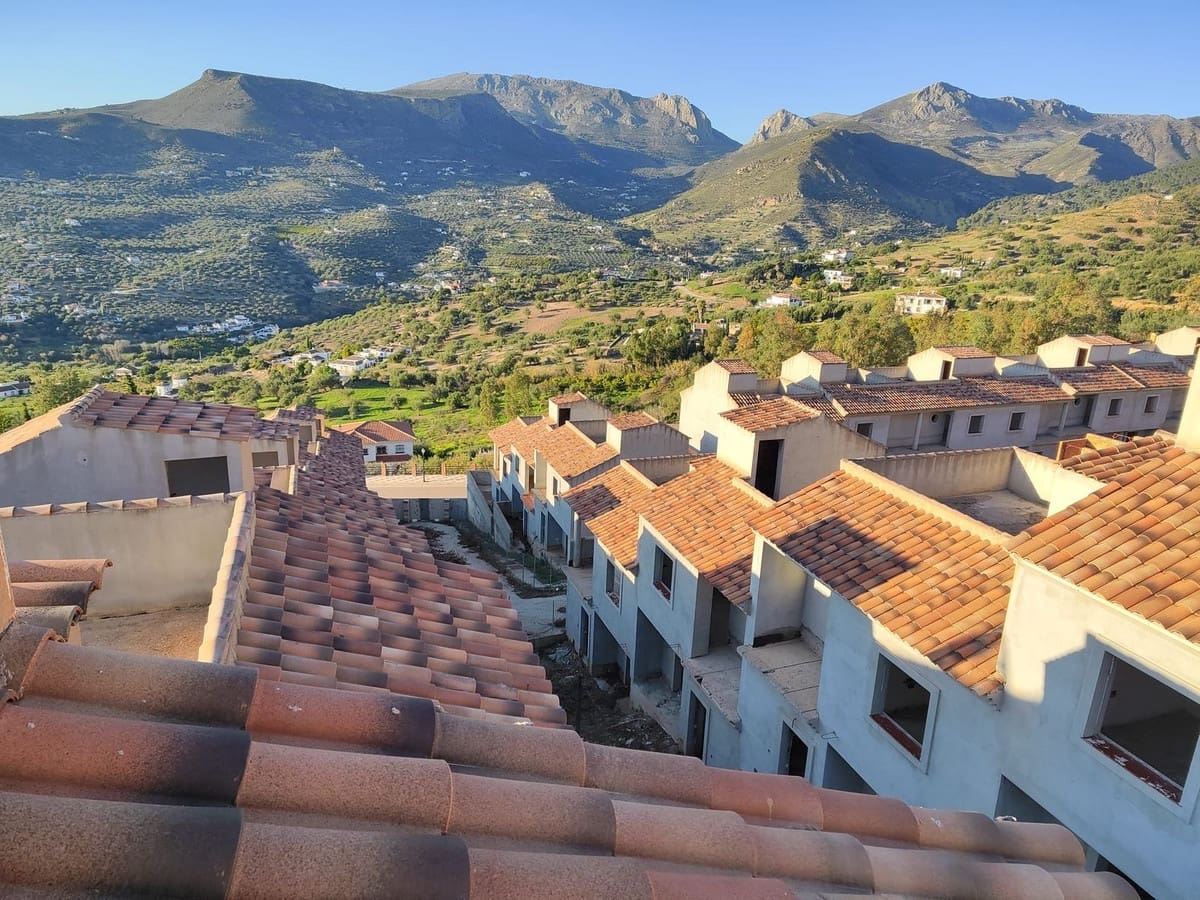 3 Zimmer Villa zu verkaufen in Alcaucin mit Pool Garage - 4.100.000 € (Ref: 10128609)