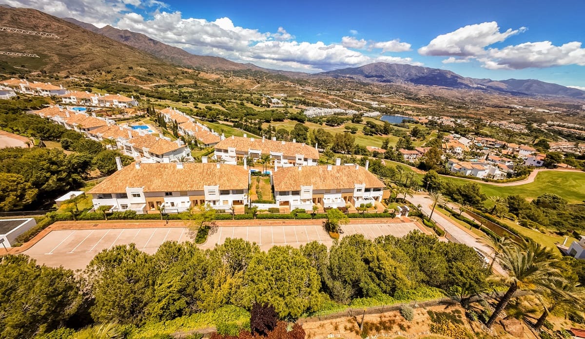 3 slaapkamer Huis te koop in Mijas Costa met zwembad garage - € 690.000 (Ref: 10128617)