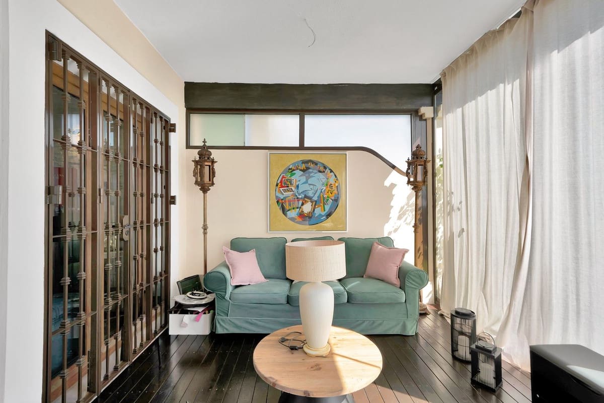 3 sypialnia Dom na sprzedaż w El Paraiso z basenem garażem - 715 000 € (Ref: 10128623)