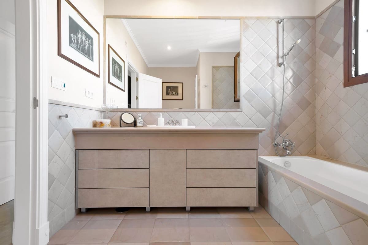 3 sypialnia Dom na sprzedaż w El Paraiso z basenem garażem - 715 000 € (Ref: 10128623)