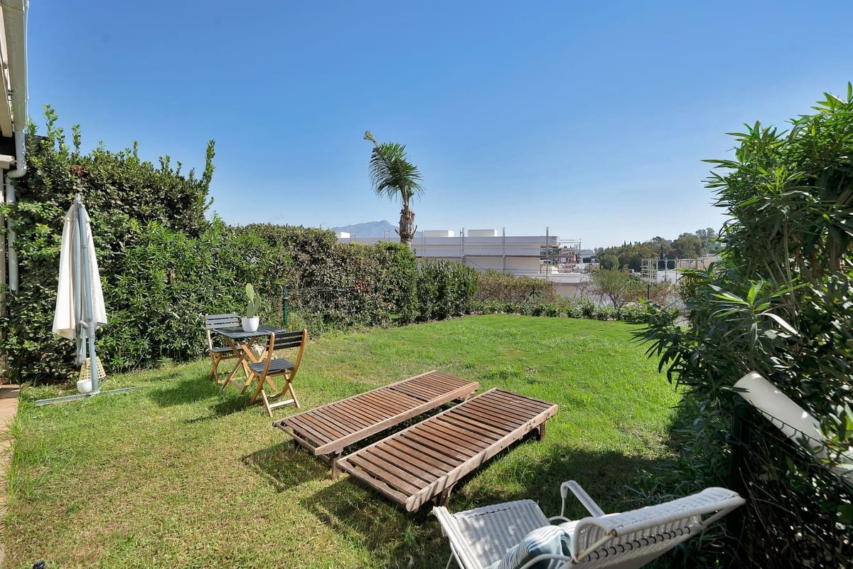 3 sypialnia Dom na sprzedaż w El Paraiso z basenem garażem - 715 000 € (Ref: 10128623)