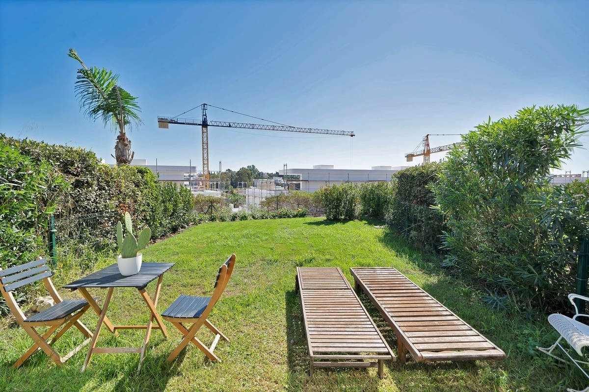 3 sypialnia Dom na sprzedaż w El Paraiso z basenem garażem - 715 000 € (Ref: 10128623)