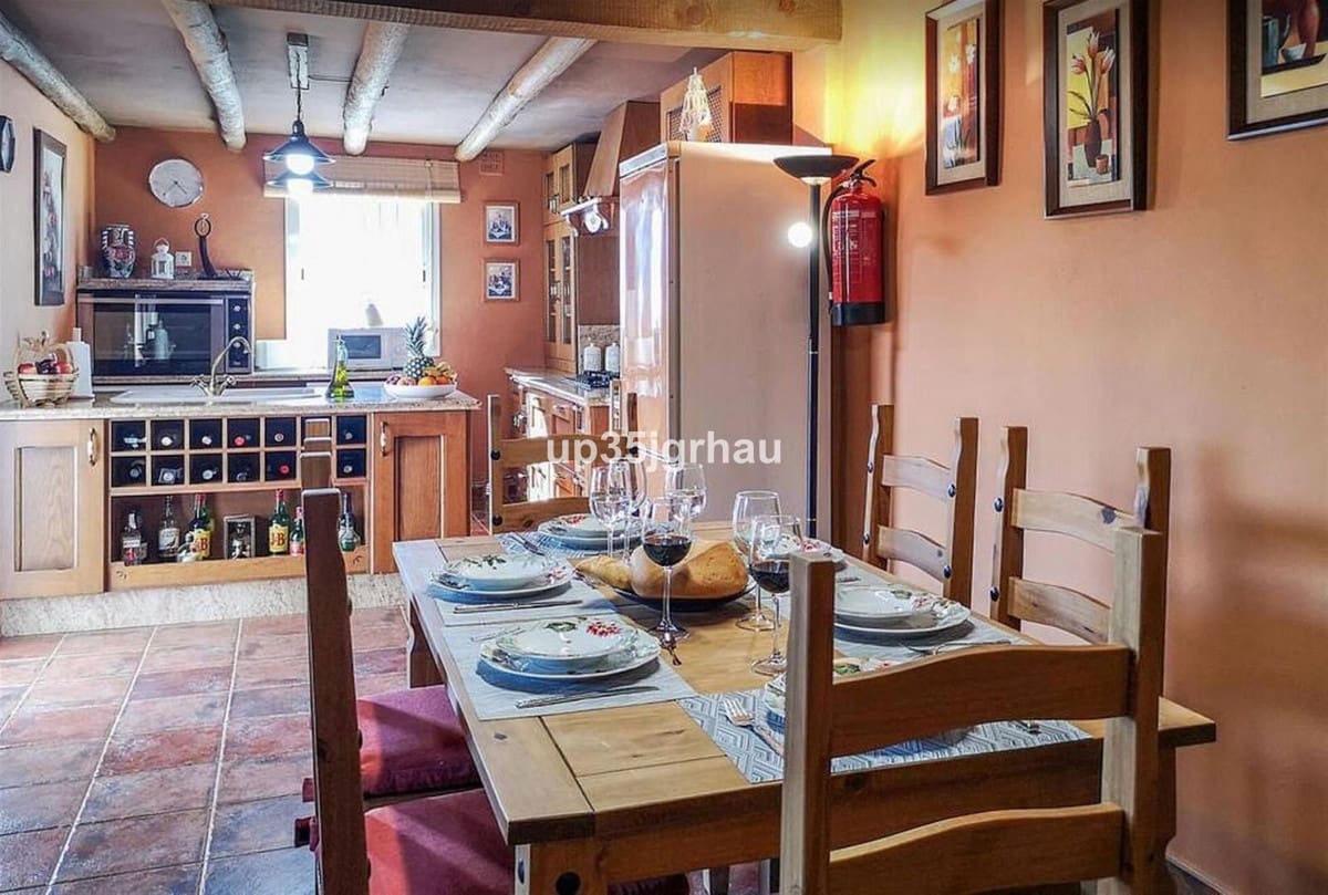 2 sovrum Villa till salu i Benarraba med pool garage - 265 000 € (Ref: 10128627)