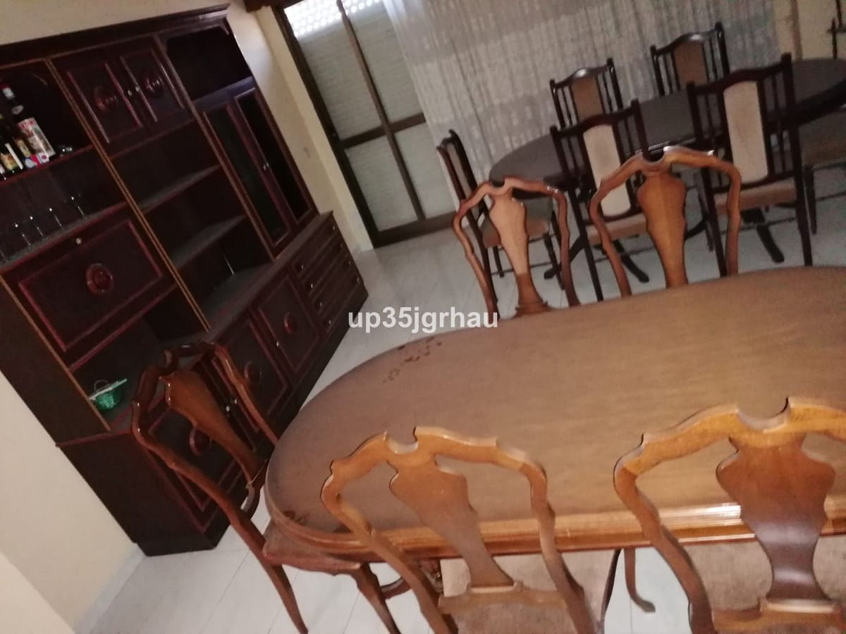 7 bedroom Townhouse for sale in Ronda with garage - € 399,900 (Ref: 10128630)