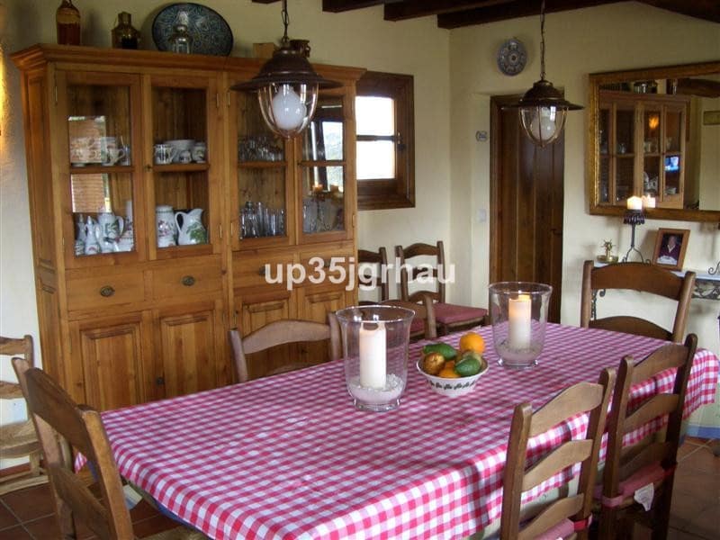 4 slaapkamer Finca/Landhuis te koop in Jubrique met zwembad garage - € 1.200.000 (Ref: 10128631)