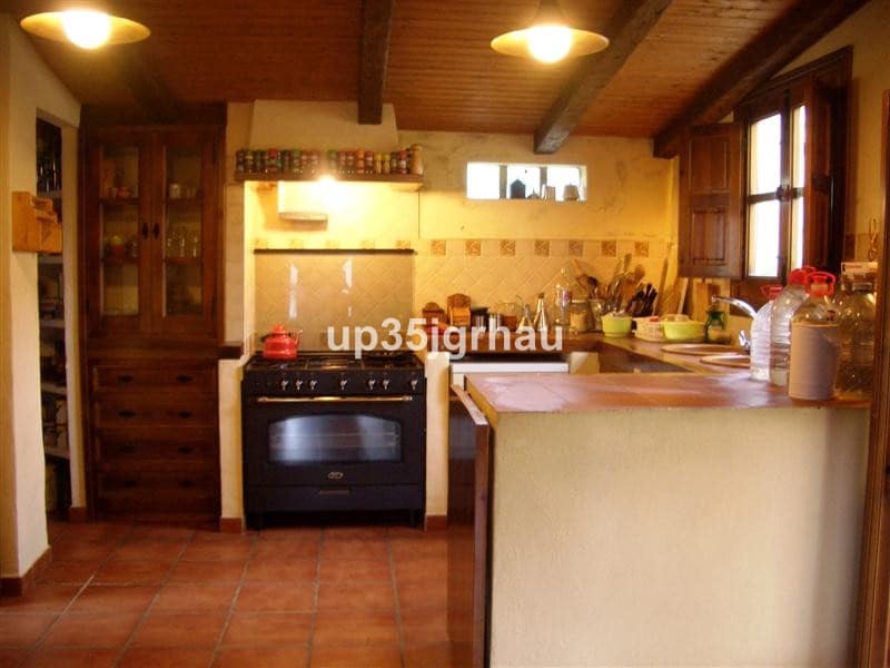 4 slaapkamer Finca/Landhuis te koop in Jubrique met zwembad garage - € 1.200.000 (Ref: 10128631)