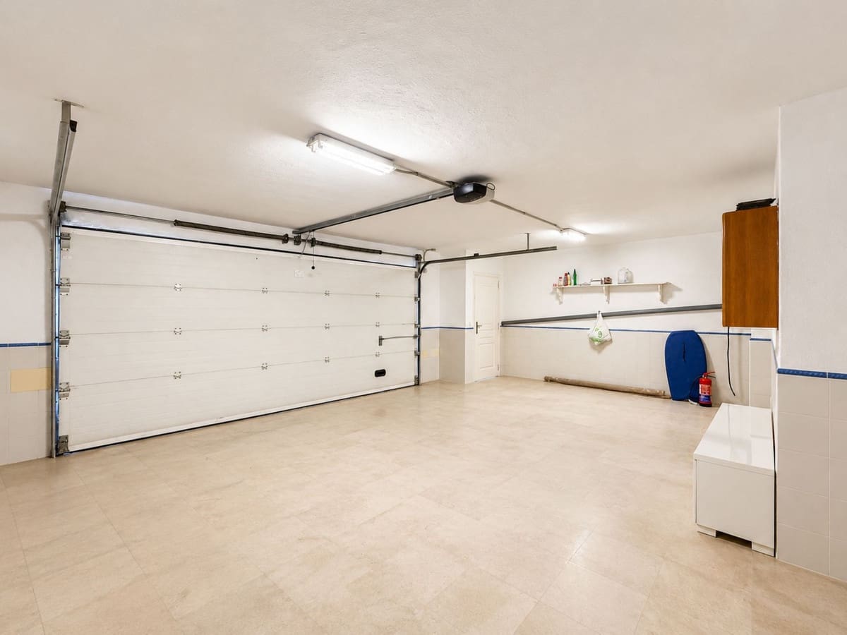 7 soveværelse Villa til salg i Marbella med swimmingpool garage - € 2.195.000 (Ref: 10128635)
