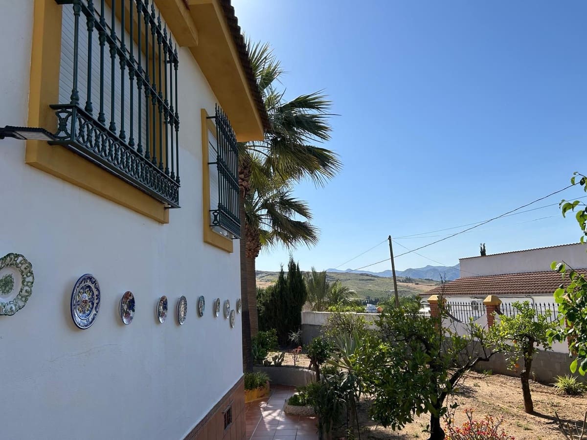 2 soverom Villa til salgs i Alora med svømmebasseng garasje - € 310 000 (Ref: 10128636)