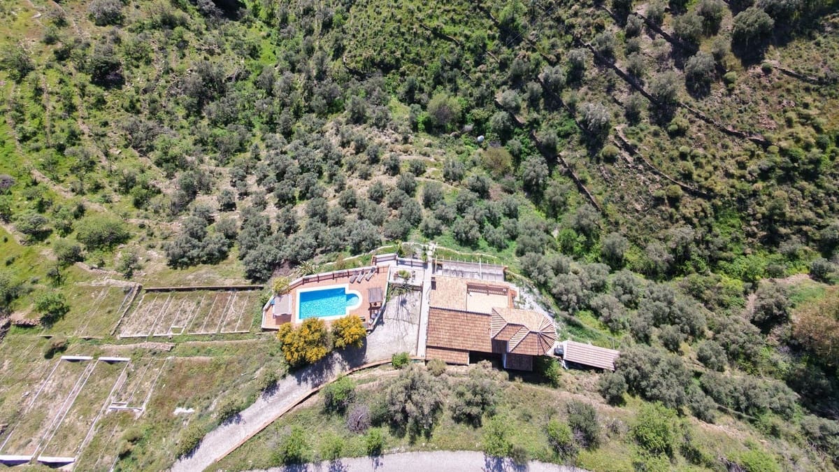 4 soverom Villa til salgs i Competa med svømmebasseng garasje - € 399 500 (Ref: 10128646)