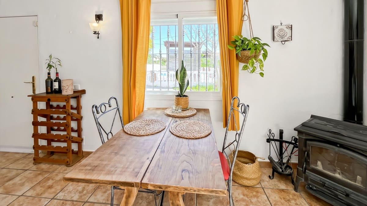 4 soverom Villa til salgs i Competa med svømmebasseng garasje - € 399 500 (Ref: 10128646)