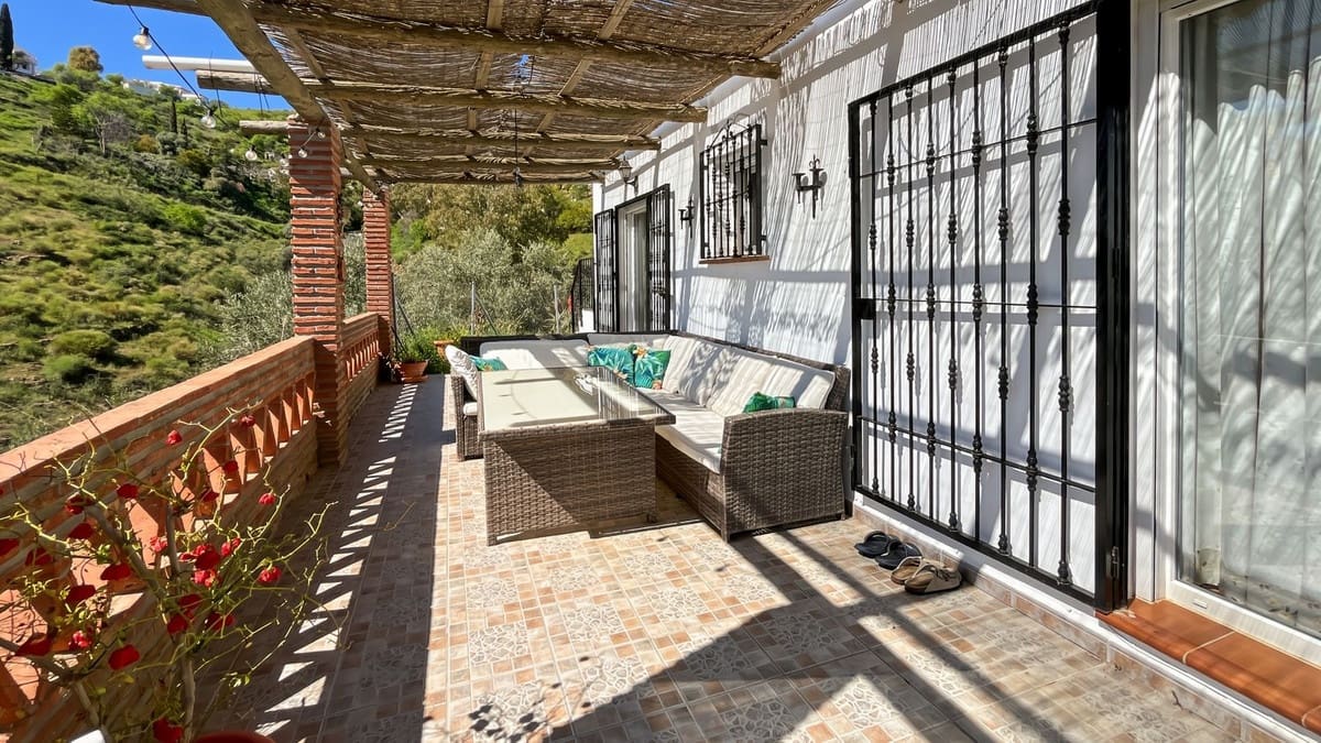 4 soverom Villa til salgs i Competa med svømmebasseng garasje - € 399 500 (Ref: 10128646)