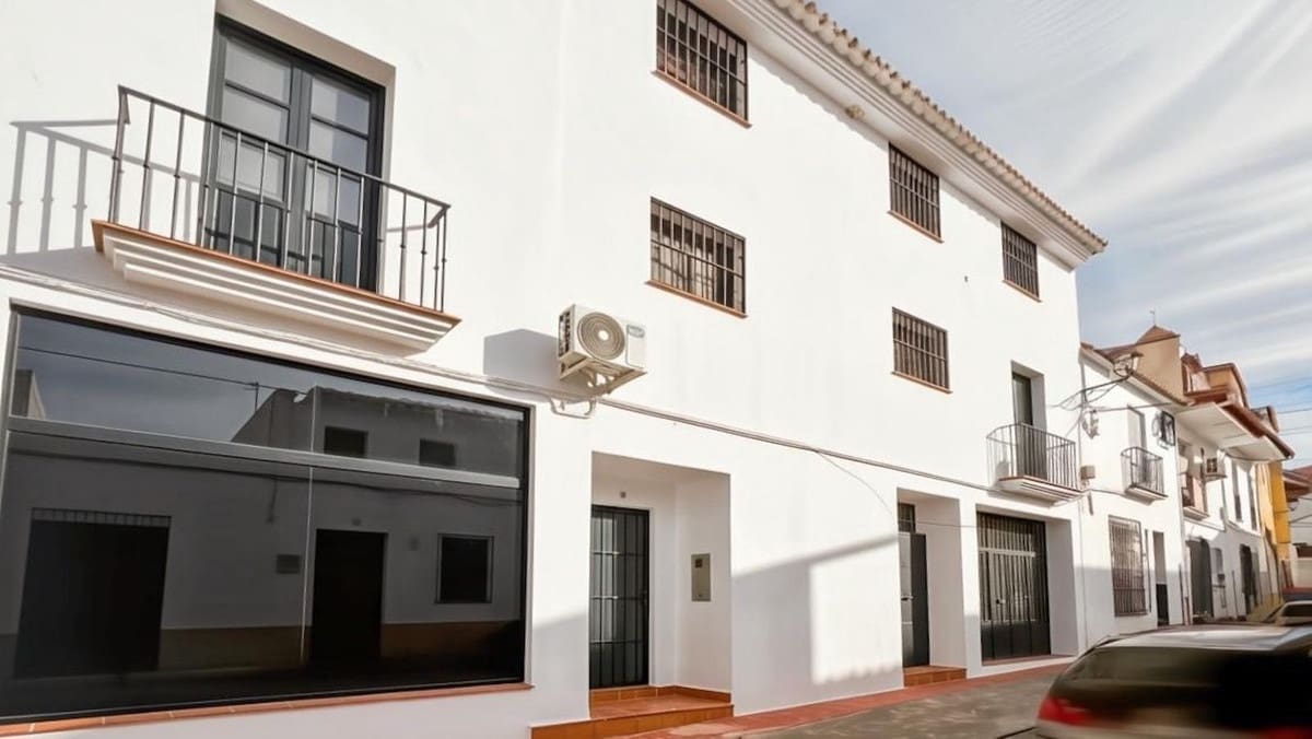 9 chambre Maison de Ville à vendre à Riogordo avec piscine garage - 295 000 € (Ref: 10128647)