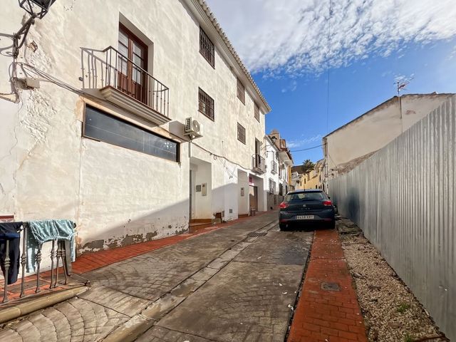 9 sovrum Hus till salu i Riogordo med pool garage - 295 000 € (Ref: 10128647)