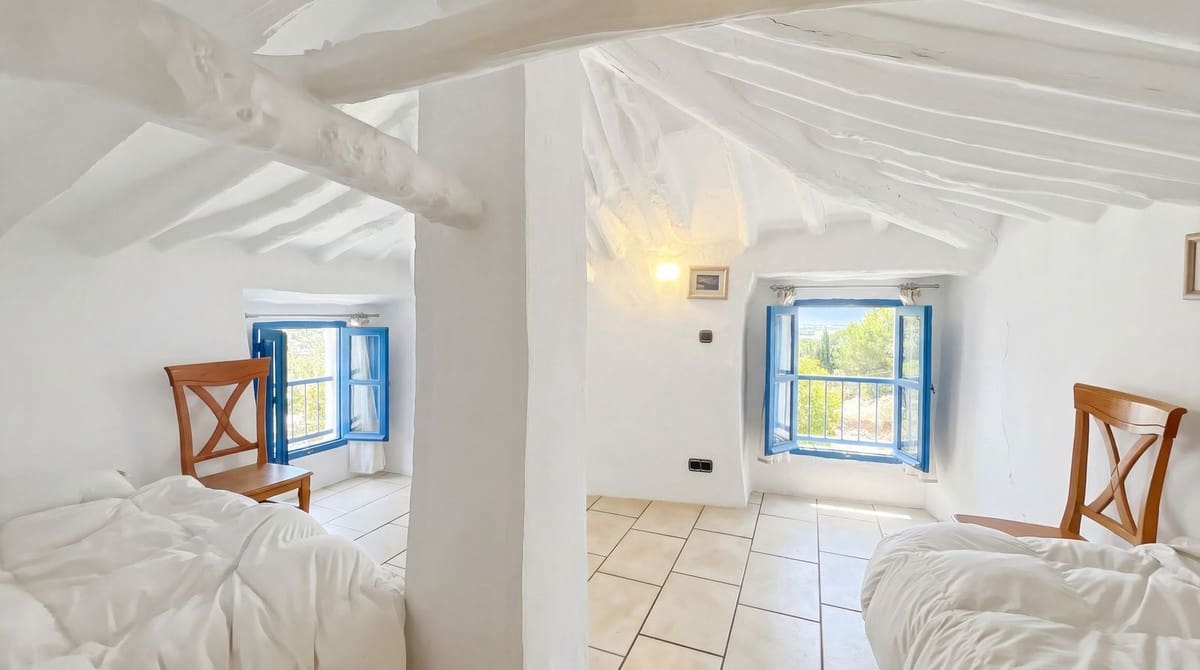 Finca/Casa Rural de 9 habitaciones en Villanueva del Rosario en venta con piscina garaje - 780.000 € (Ref: 10128648)